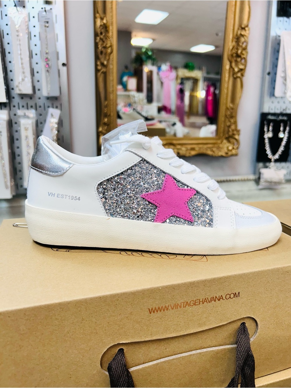 Vintage Havana White Low-Top Sneaker with Silver Glitter Panel & Pink Star